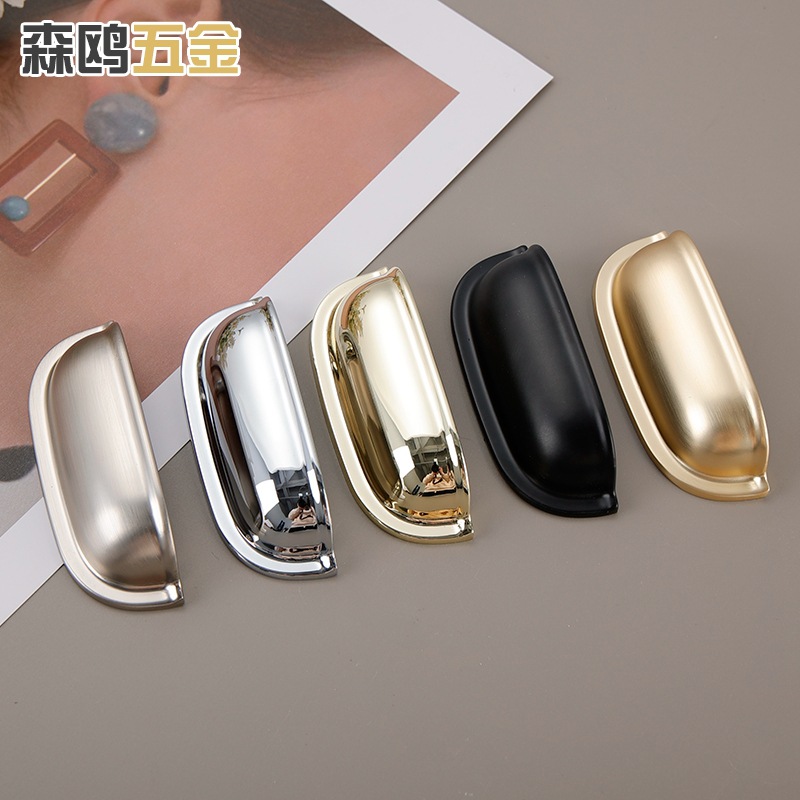 Wholesale of shell handles, American-style antique cabinet drawers, semi-circular handles, European light luxury copper brushed bright chrome handles Application Scenario