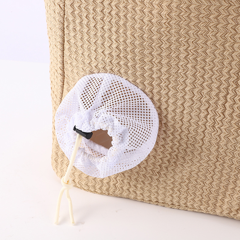 Rongka Pet Cross-border Personalized Knitted Fabric single-hole handbag, creative portable pet bag for going out, personalized breathable single-shoulder cat bag, pet bag Application Scenario