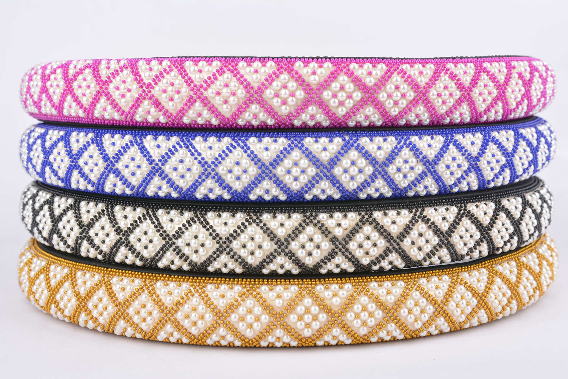 All-season steering wheel covers with pearl and diamond inlay, anti-slip universal steering wheel covers for ladies, wholesale handlebar covers for export