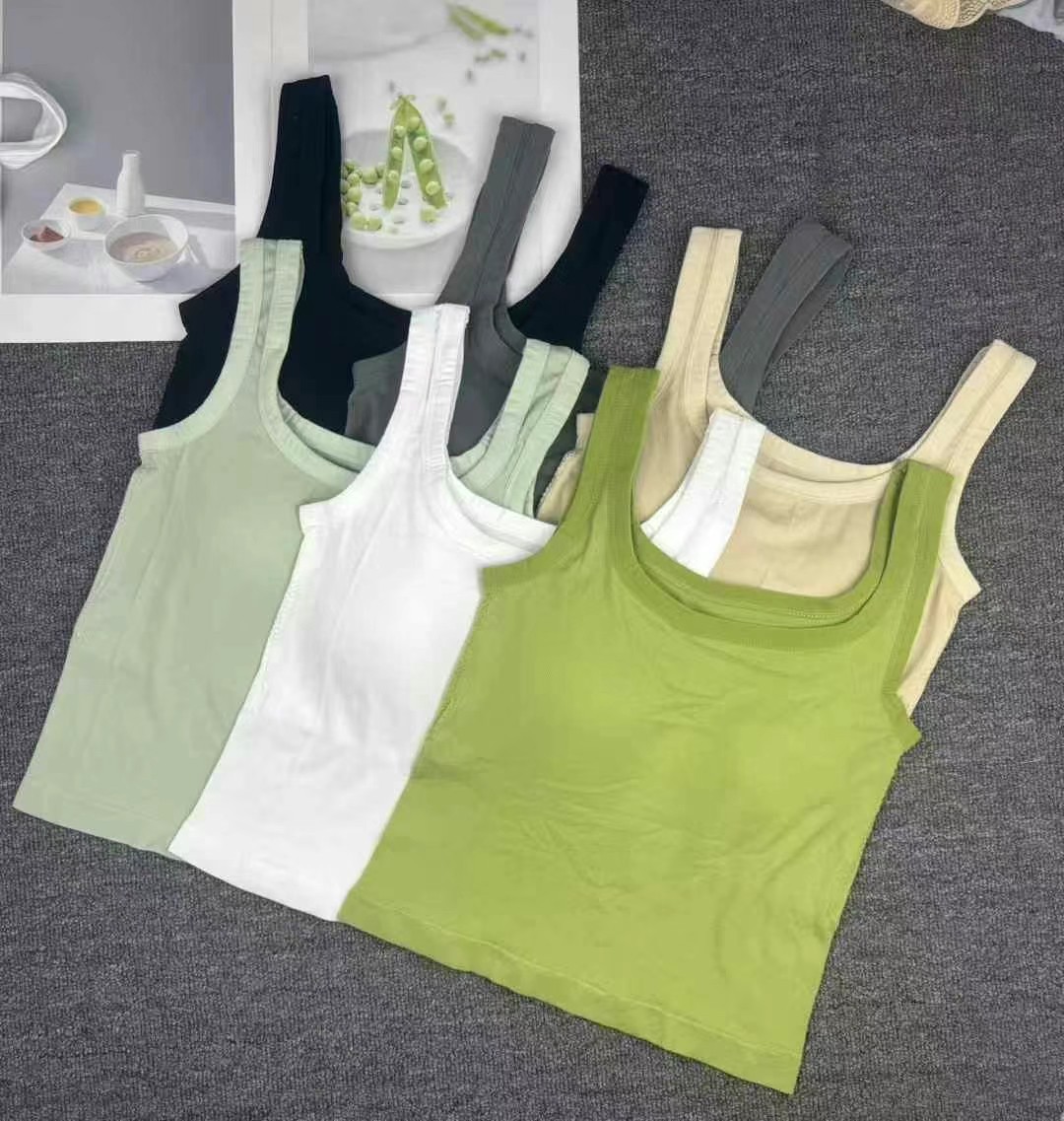For export to Africa, we offer a solid color strappy vest for women, a one-piece underwear with a chest pad, a versatile base layer, and a sleeveless top full figure