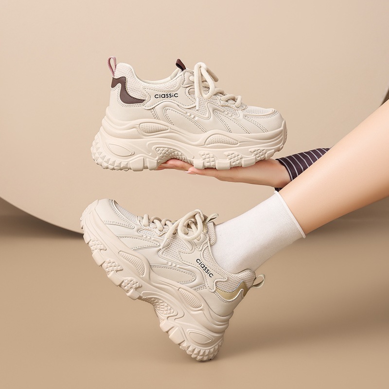 运动休闲鞋实物图