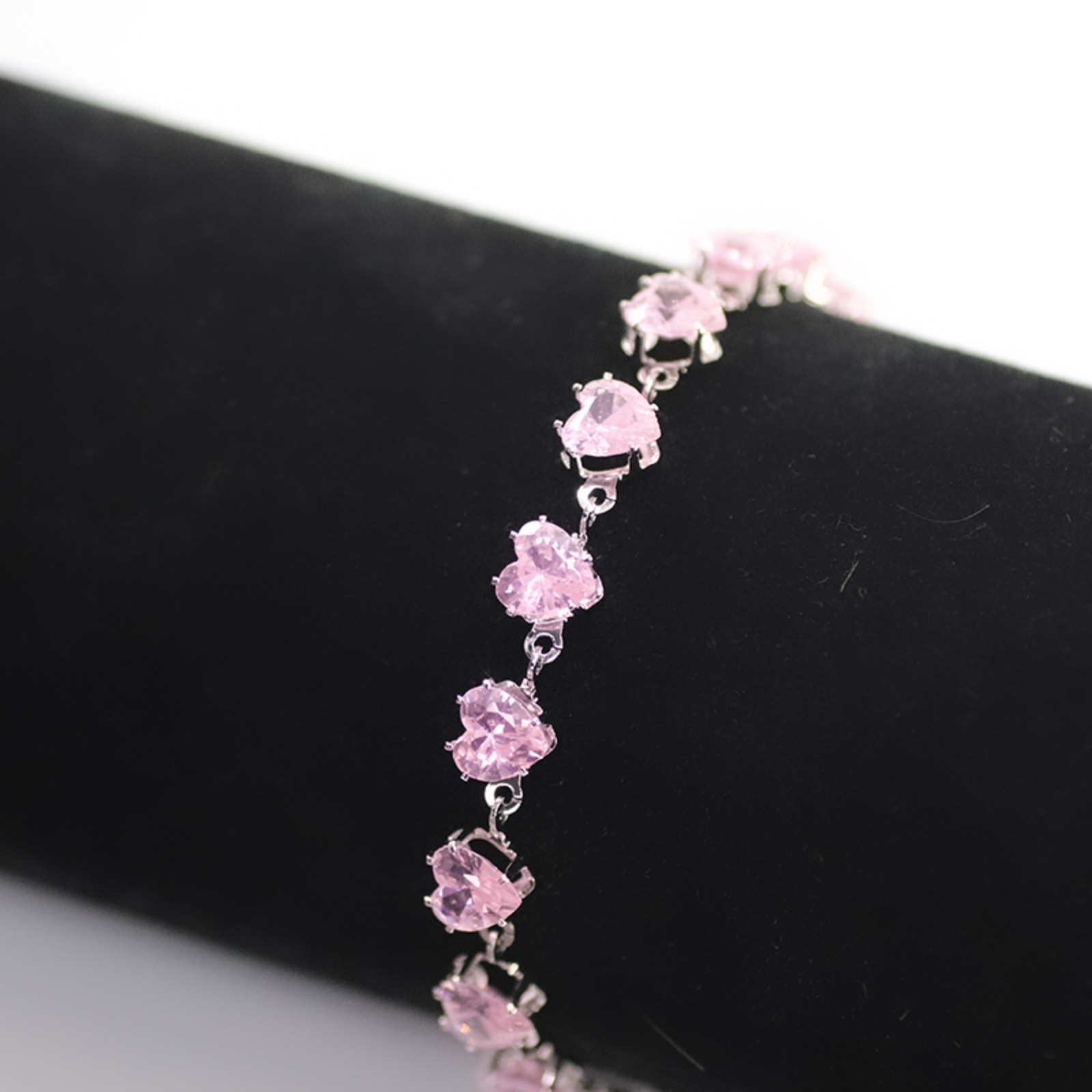 Crossover hiyin amazon chapado en oro dopamina zirconita pulsera moda simple dulce versátil rosa zirconita pulsera Application Scenario