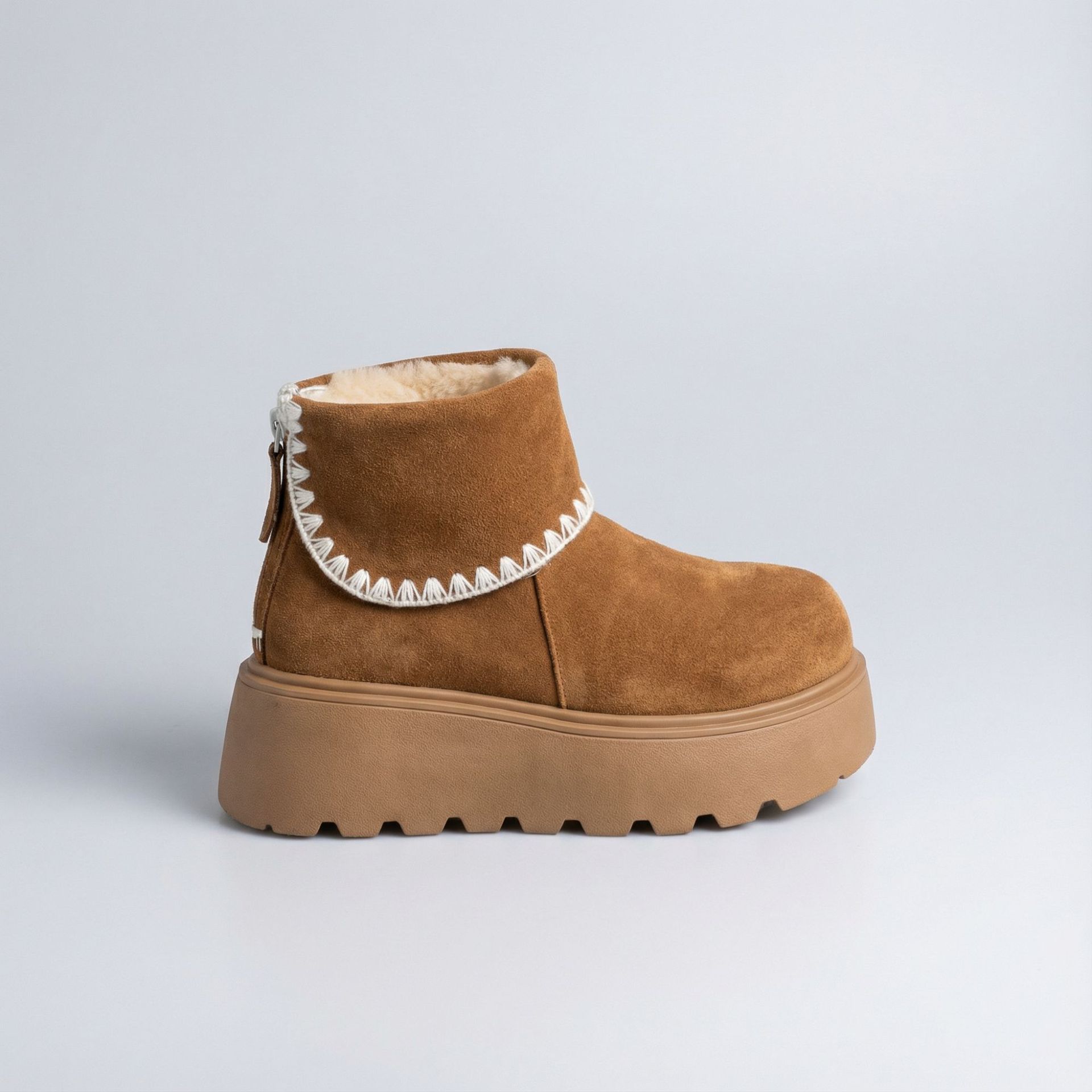 女式皮靴实物图