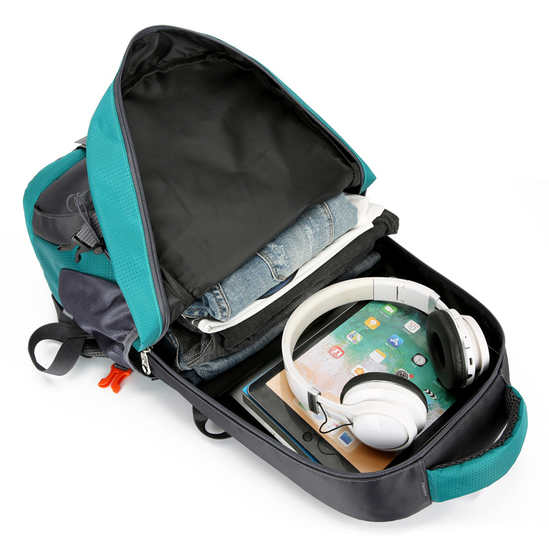 Yitu Cross-border's new outdoor hiking bag, large-capacity travel bag, men's backpack, double-shoulder outdoor bag, sports hiking Application Scenario