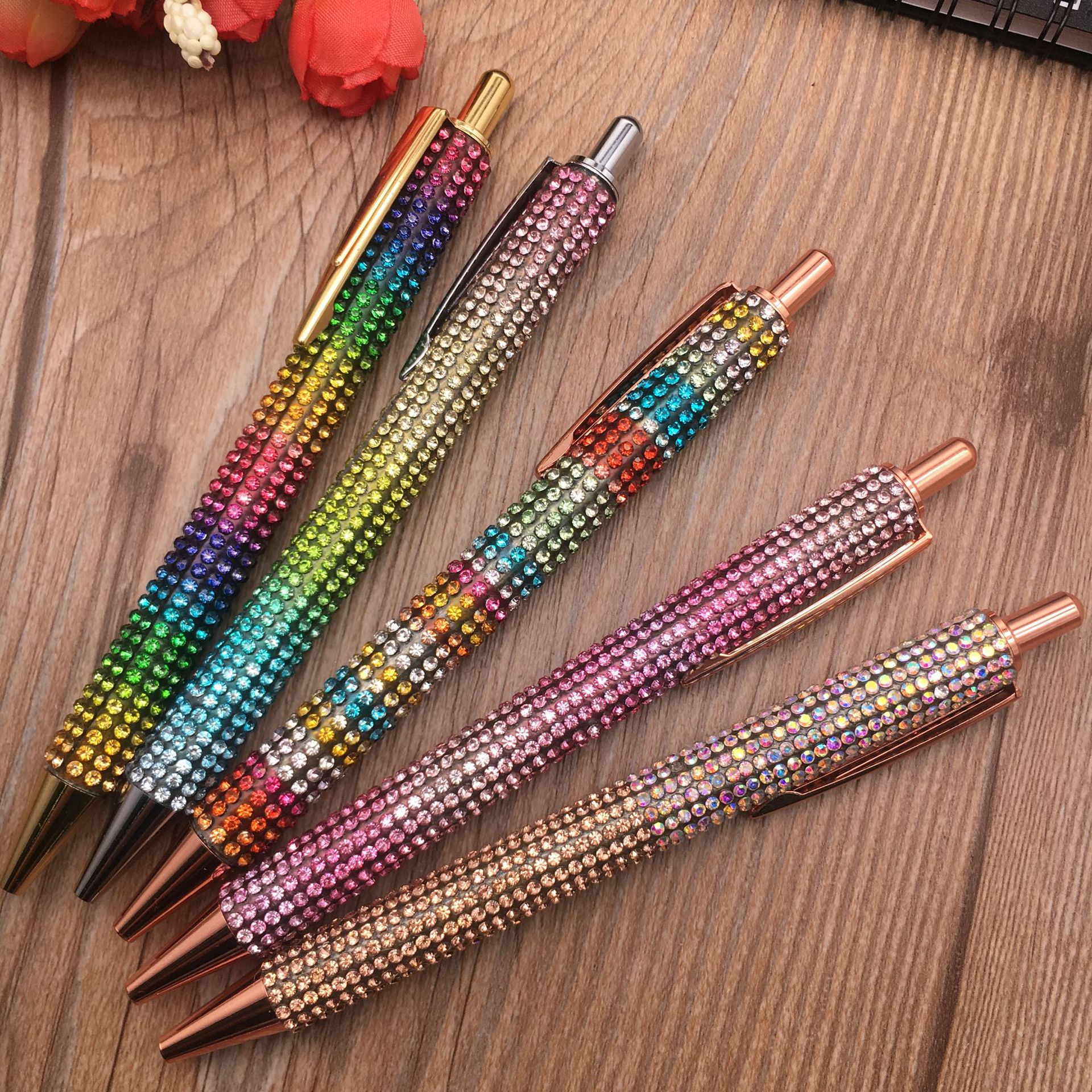 Metal core press diamond pens, ballpoint pens, multi-color copper metal pens, crystal pens, water diamond pens are in stock and available for wholesale Application Scenario