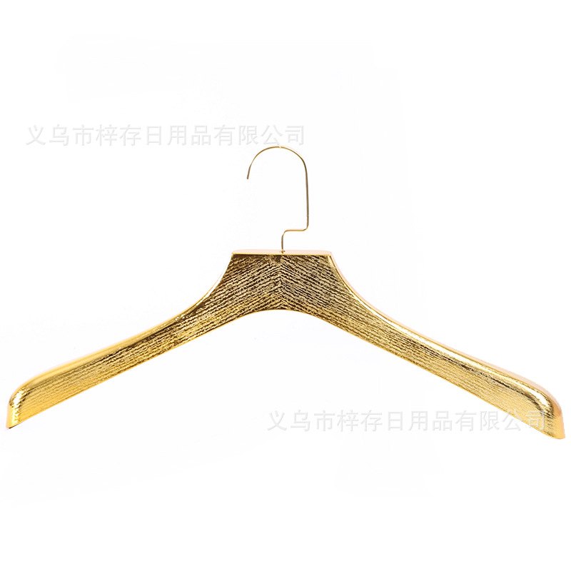 金色服装店电镀衣架镀膜塑料衣架男士宽肩展示无痕衣挂衣服撑防滑白底实物图