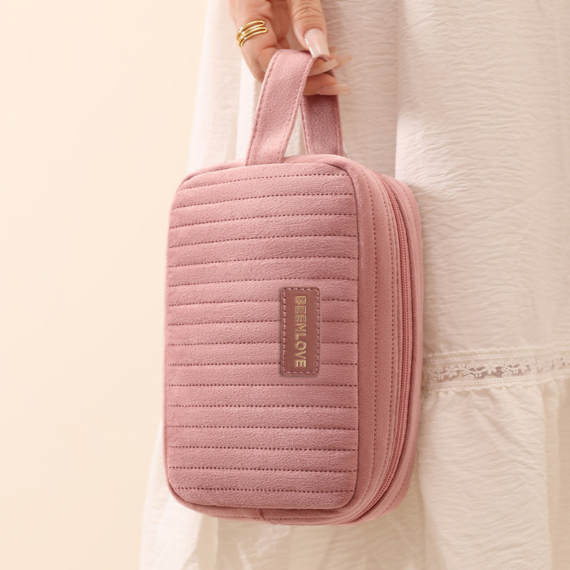 Ladies' makeup bag, Dutch fleece, large-capacity octagonal bag, high appearance level, portable travel skin care products, toiletry bag, high appearance level Specification image