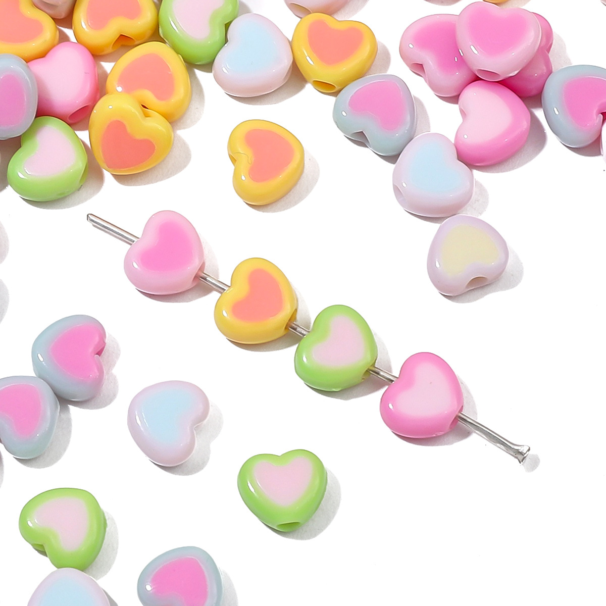 DIY handcrafted bracelet accessory materials with beaded cream acrylic two-color heart-shaped beads in the middle Specification image