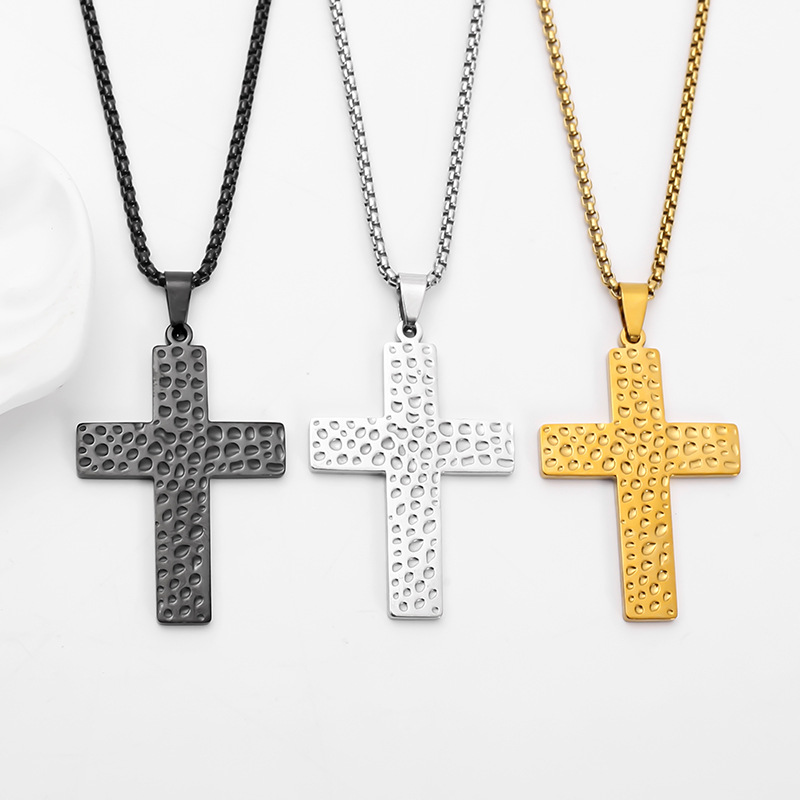 A fashionable and trendy stainless steel cross three-dimensional necklace with a versatile style and suitable for both men and women, featuring cross-border supply from Europe and America