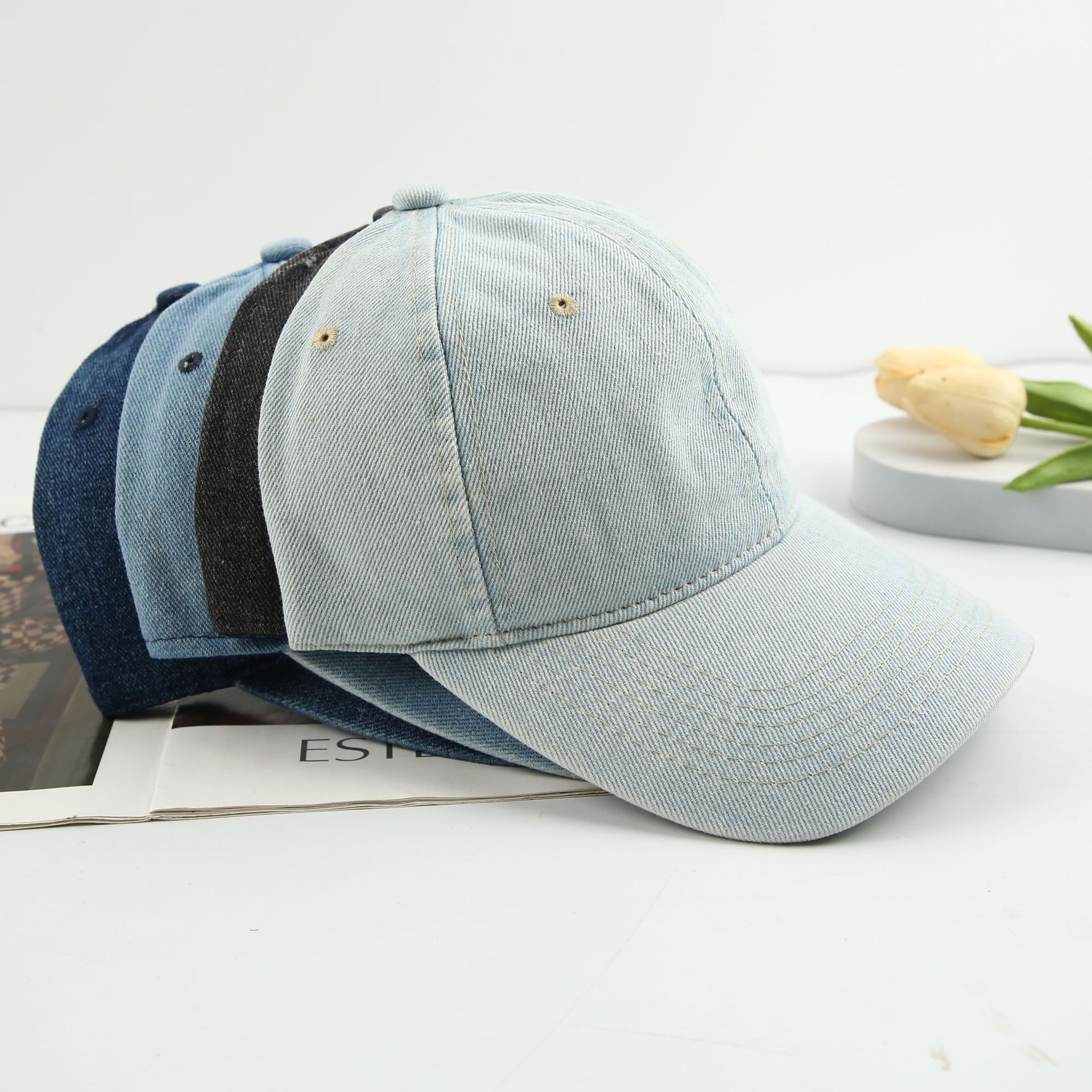 Korean retro washed-out distressed denim baseball caps for couples, trendy solid color soft-top baseball caps that make the face look smaller