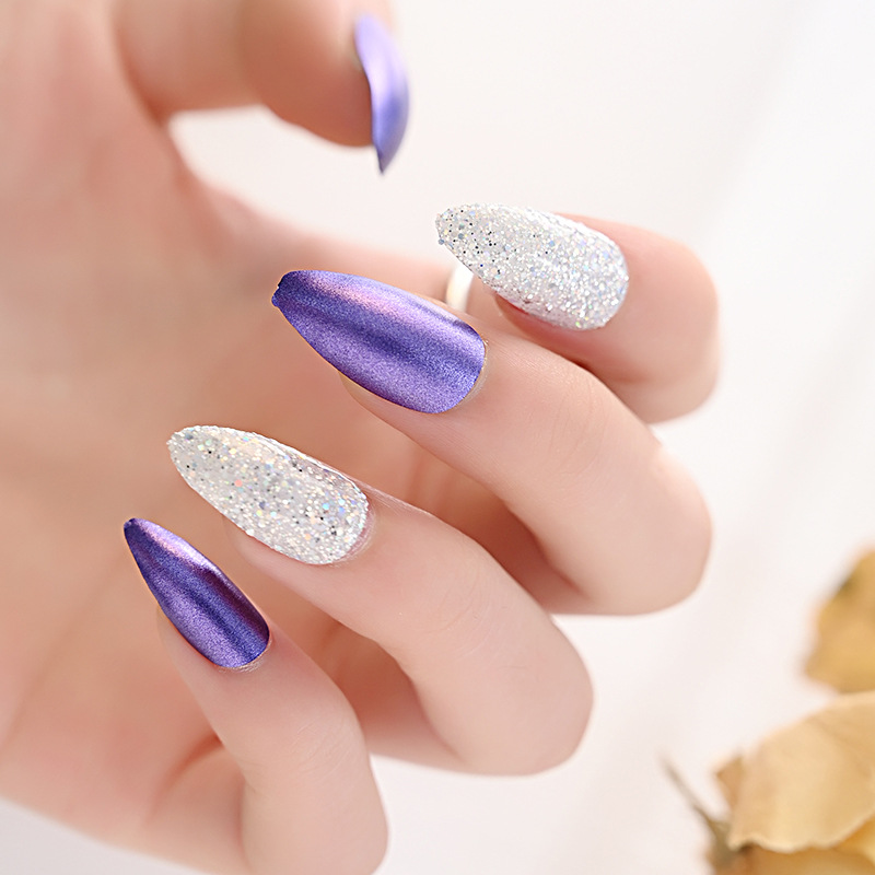 Cross-border new product: Metallic color reusable nail art pieces, 24-piece box set, fake nail finished nail art patches Application Scenario