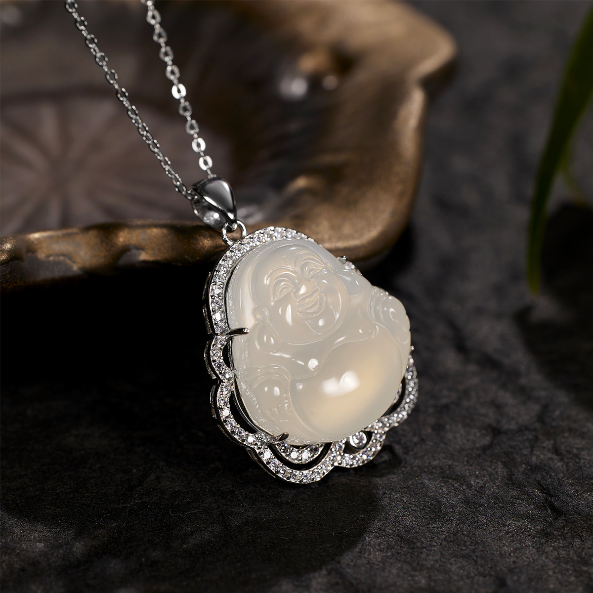 S925 silver Maitreya Buddha Necklace, girls' High school ice chalcone Laughing Buddha Pendant, niche collarbone chain Buddha ornaments Application Scenario
