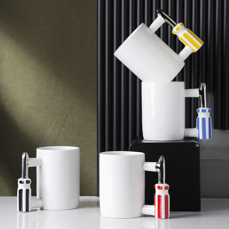 Creative ceramic tool cups, screwdriver handle cups, interesting and innovative cross-border exclusive festival gift boxes