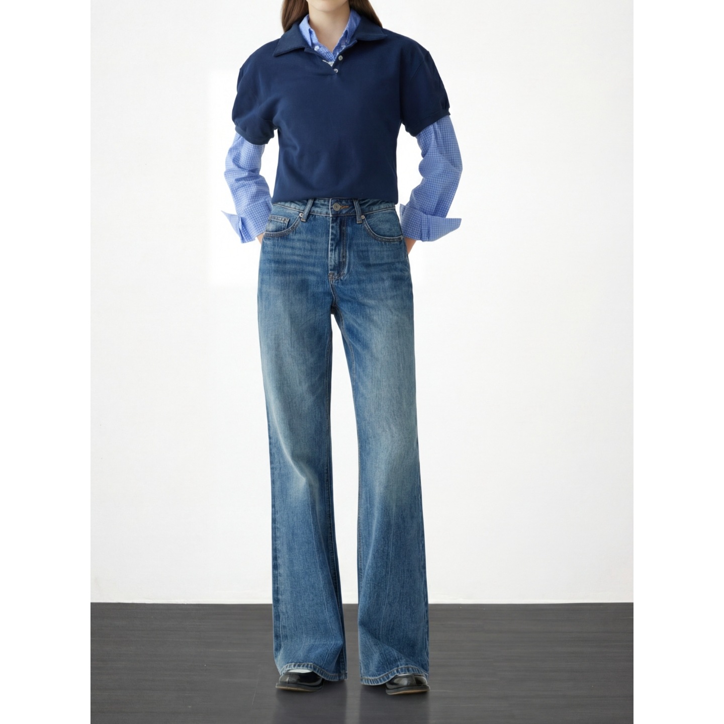 High-end, loose, non-leg-hugging, slightly flared jeans for women 2026 spring, high-waisted flared pants for women, narrow wide-leg pants