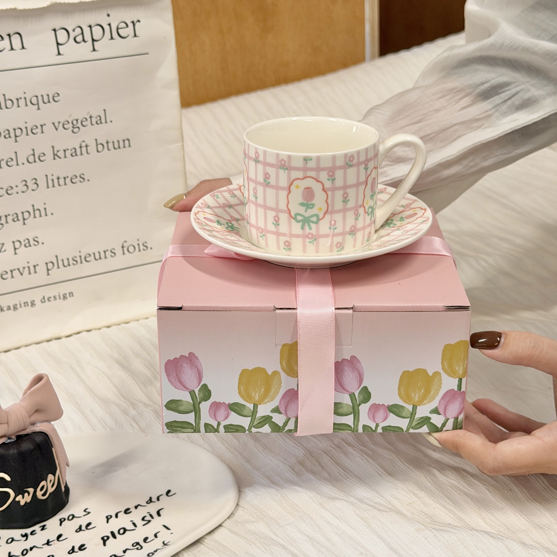 Ins-style coffee cup and plate gift box, ceramic mugs, opening event gifts, high-appearance-level cup souvenirs details Picture