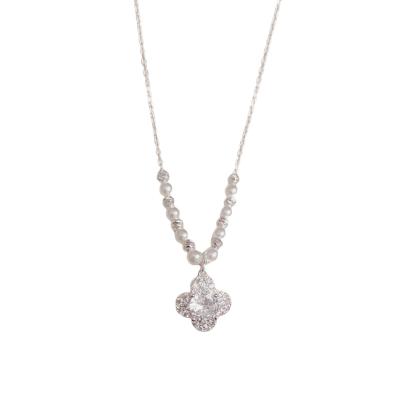 Verano nuevo temperamento moda versátil súper flash grueso plata llena de diamantes cuatro hojas flor colgante collar collar ligero diseño de lujo sentido gargantilla Item Picture