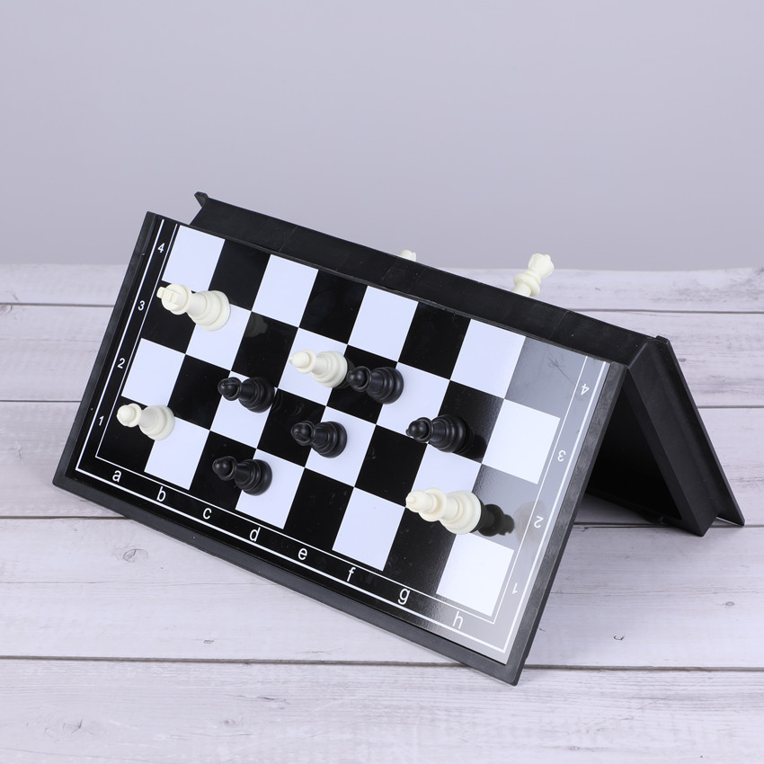 Plastic magnetic chess children's competition special folding color box game chess quick-sale supply portable competition Item Picture