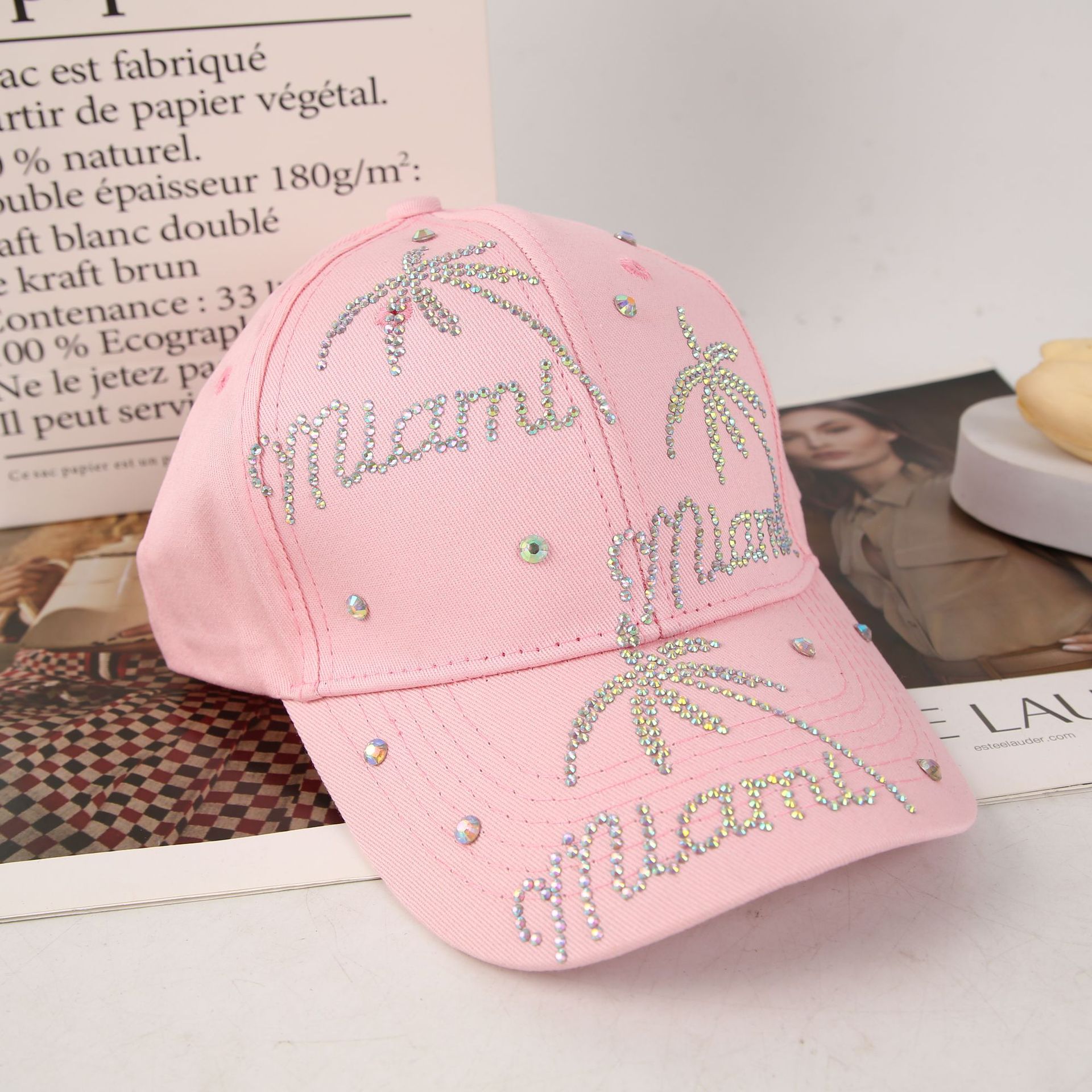 Jichu hats are versatile for women. The hot diamond baseball cap shows off your face. The small baseball cap is sun protection, breathable, casual and fashionable for both men and women Application Scenario