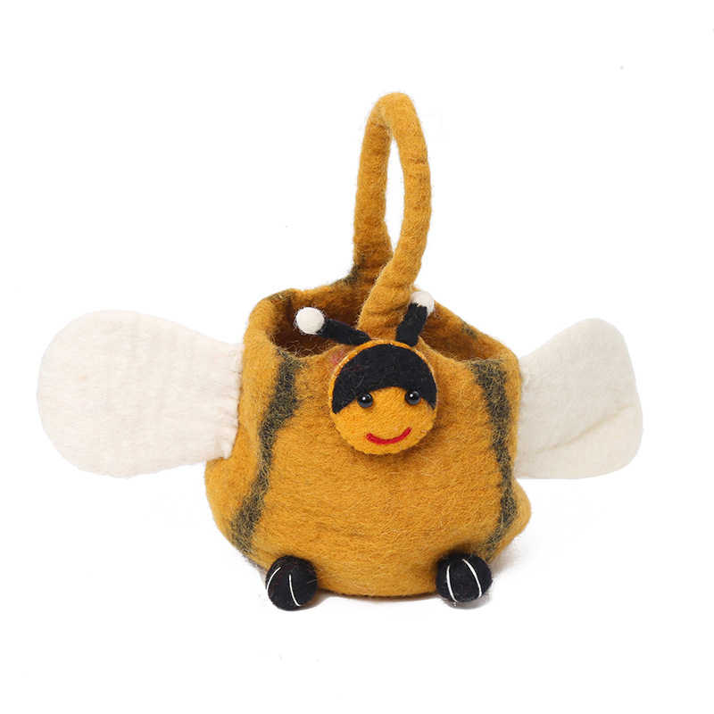 手工羊毛毡小兔手提包治愈系蜜蜂包包创意设计手拿包厂家直销礼品白底实物图