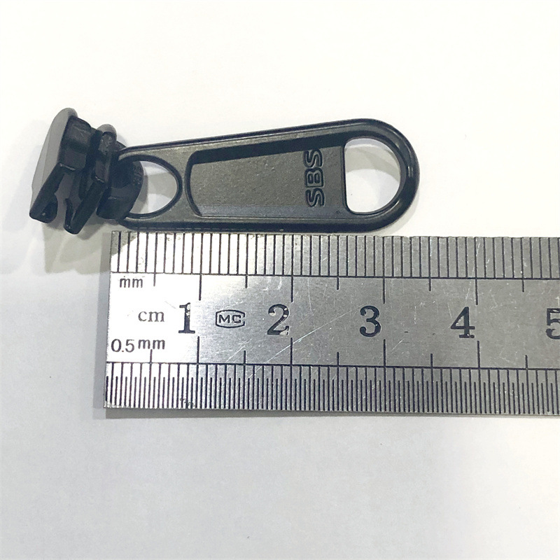 sbs luggage zipper pulls No. 5 and No. 8 long pieces, black and white, are in stock and available for wholesale. Outdoor tent pull lock pulls Specification image