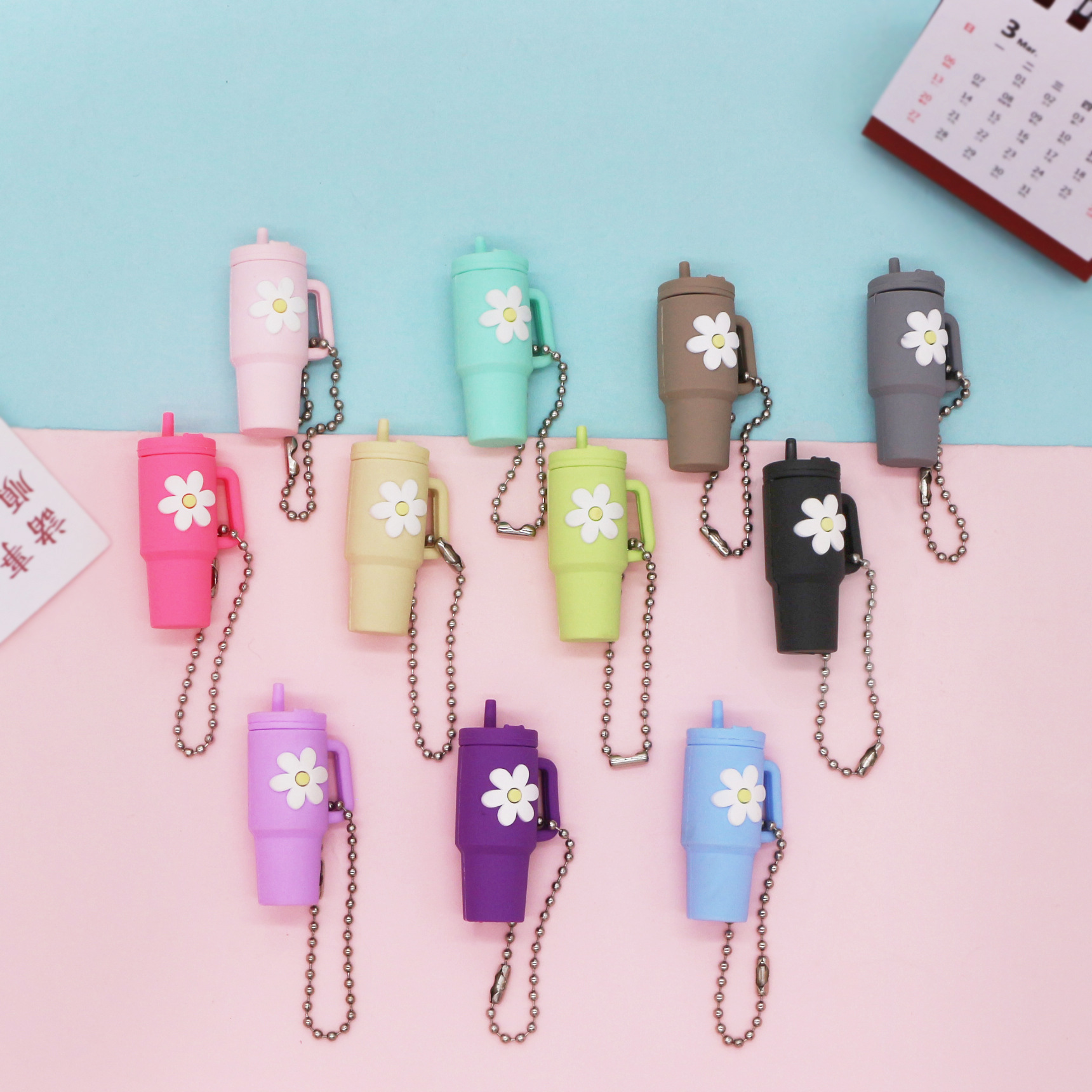 Amazon's best-selling soft rubber keychains, Stanley cup pendants, key chains, and creative milk tea cup keychains are in stock Application Scenario