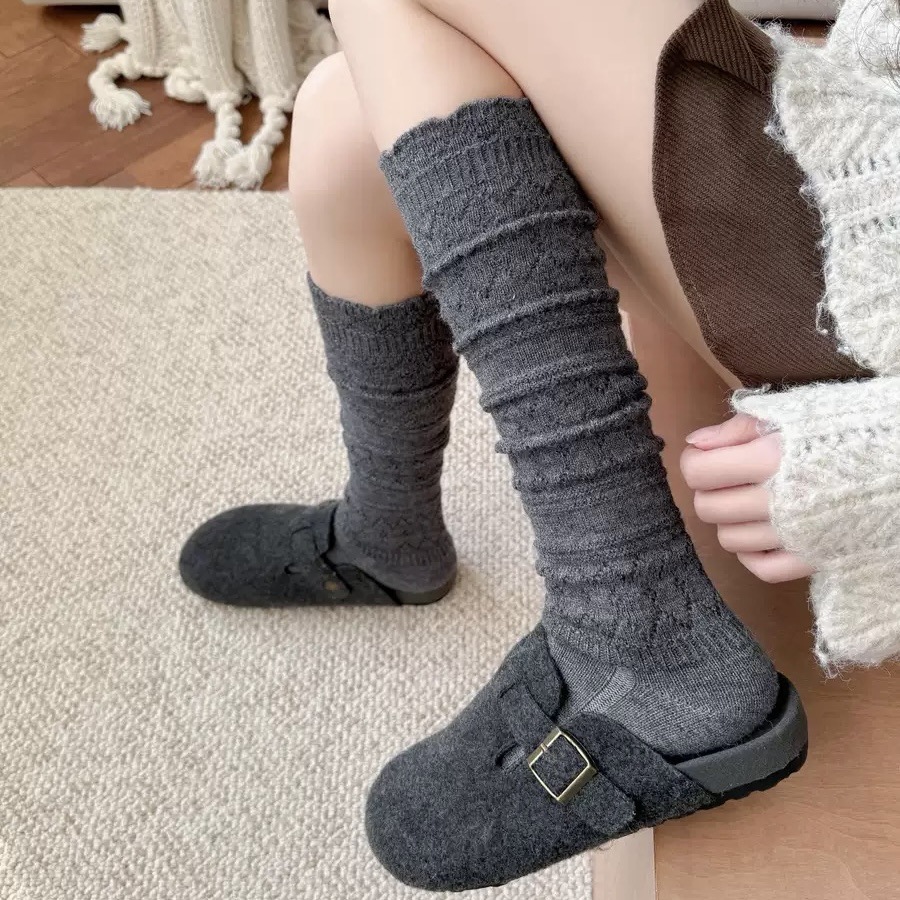 Japanese-style retro cut-out wool calf socks for women, mid-calf pile socks, warm autumn and winter with boots, long calf socks, boots and socks Specification image