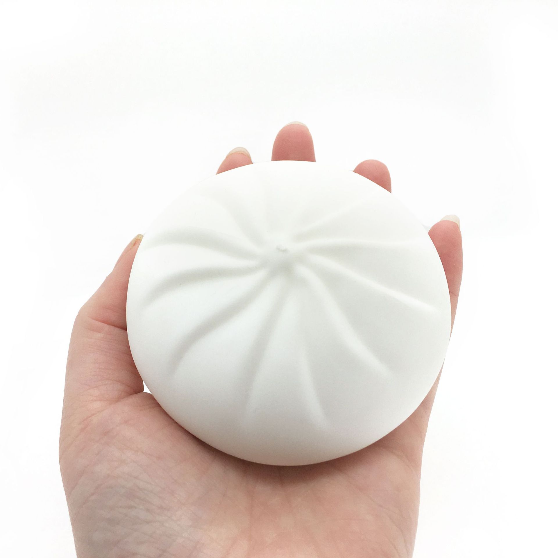 The popular online celebrity TPR stress-relieving simulation food steamed bun kneading fun Stress-relieving rebound pranking char siu bun flour release toy