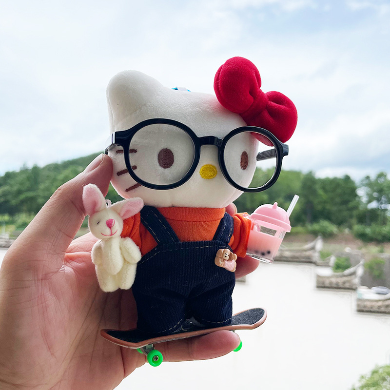 Genuine hellokitty small pendant plush toy, cute Hello kitty figurine, Hello Kitty keychain bag pendant Application Scenario