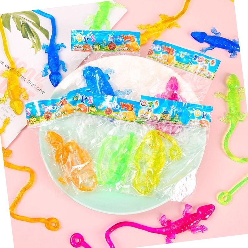 Venting lizard, gecko, wall-climbing Spider-Man, sticky, nostalgic classic toys for the 80s generation, children's gifts, street stall gifts Application Scenario