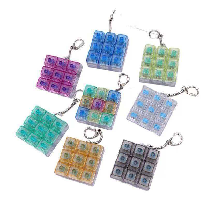现货直发九宫格按键解压钥匙扣创意机械键盘挂件跨境爆款益智玩具
