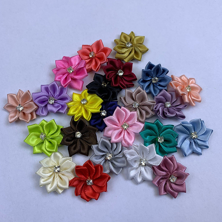 3CM DIY headwear with diamond-encrusted rose flowers, handcrafted fabric with diamond-encrusted 9-cornered small flowers, clothing accessories, ornaments and accessories Application Scenario