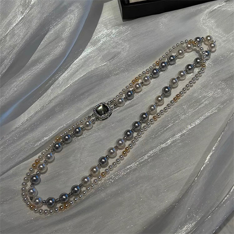 A high-end, perfectly round and flawless double-layered retro Shijia imitation pearl necklace, a French high-end light luxury mixed color necklace Application Scenario
