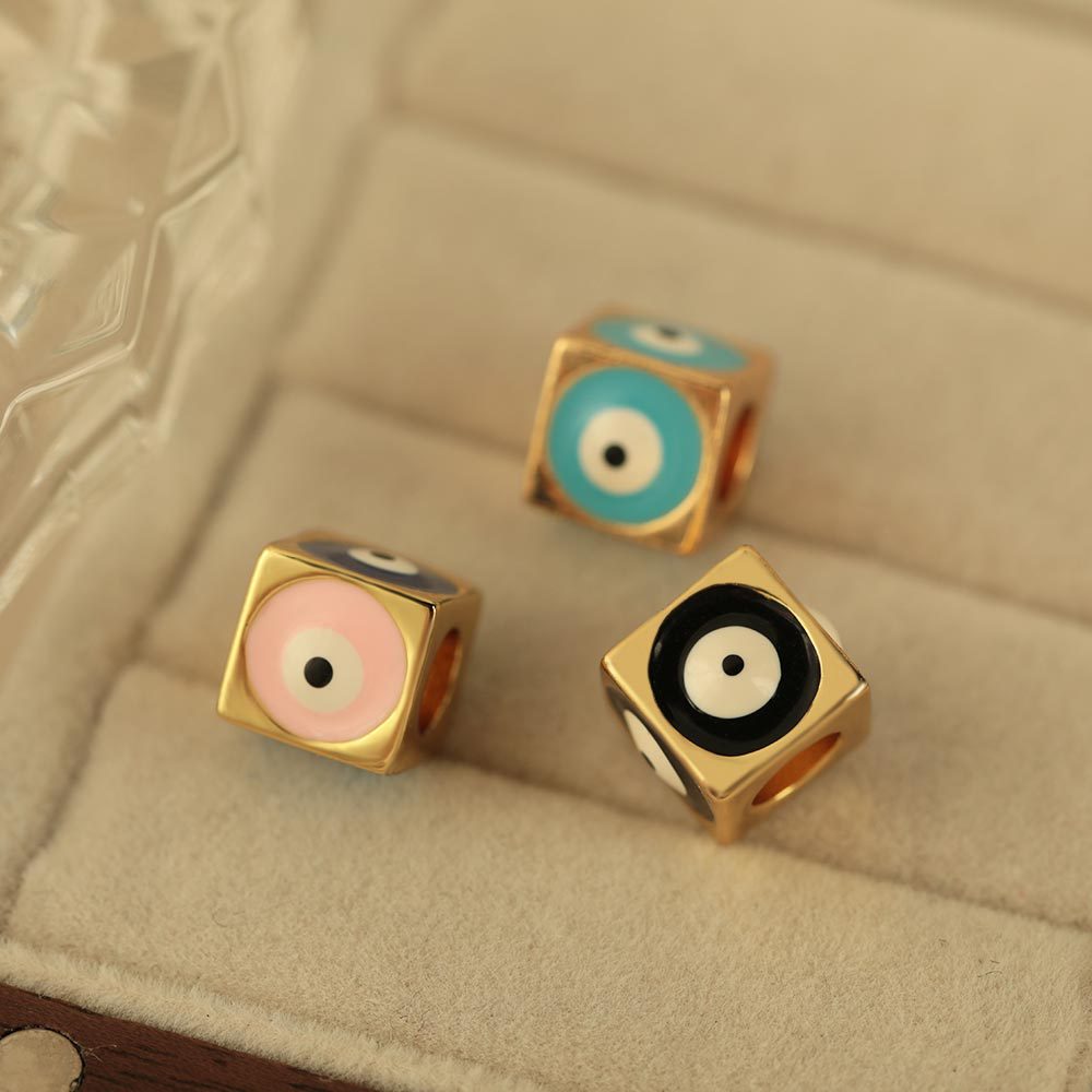 New women's accessories: Square oil-dripping Devil's Eye necklace, bracelet, pendant, pendant, handcrafted small accessories details Picture