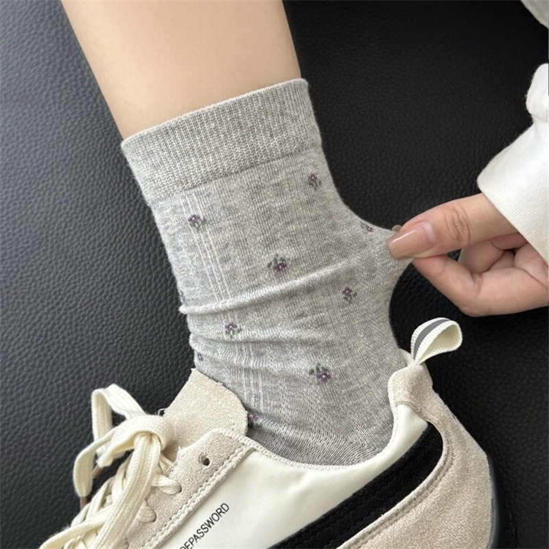 New French gentle small floral socks for autumn and winter, women's mid-calf socks, ins style, versatile and elegant pile socks, long calf socks Specification image