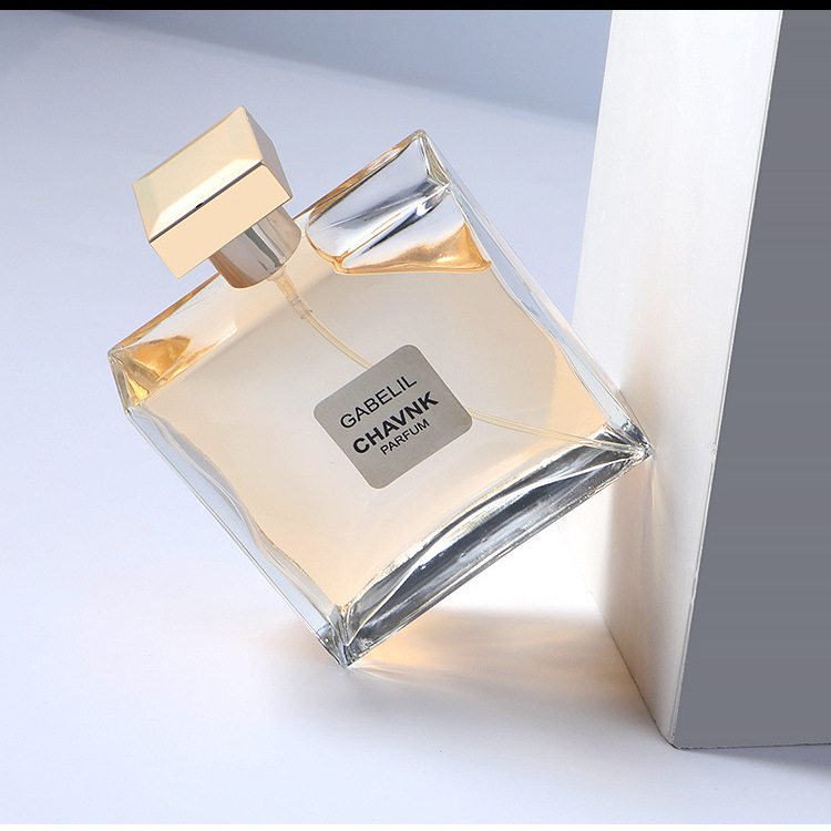إن عطر السيدة غاربر ريير يدوم لمدة طويلة، العطور العطور العطور العطر العطر العطر العطر العطر details Picture
