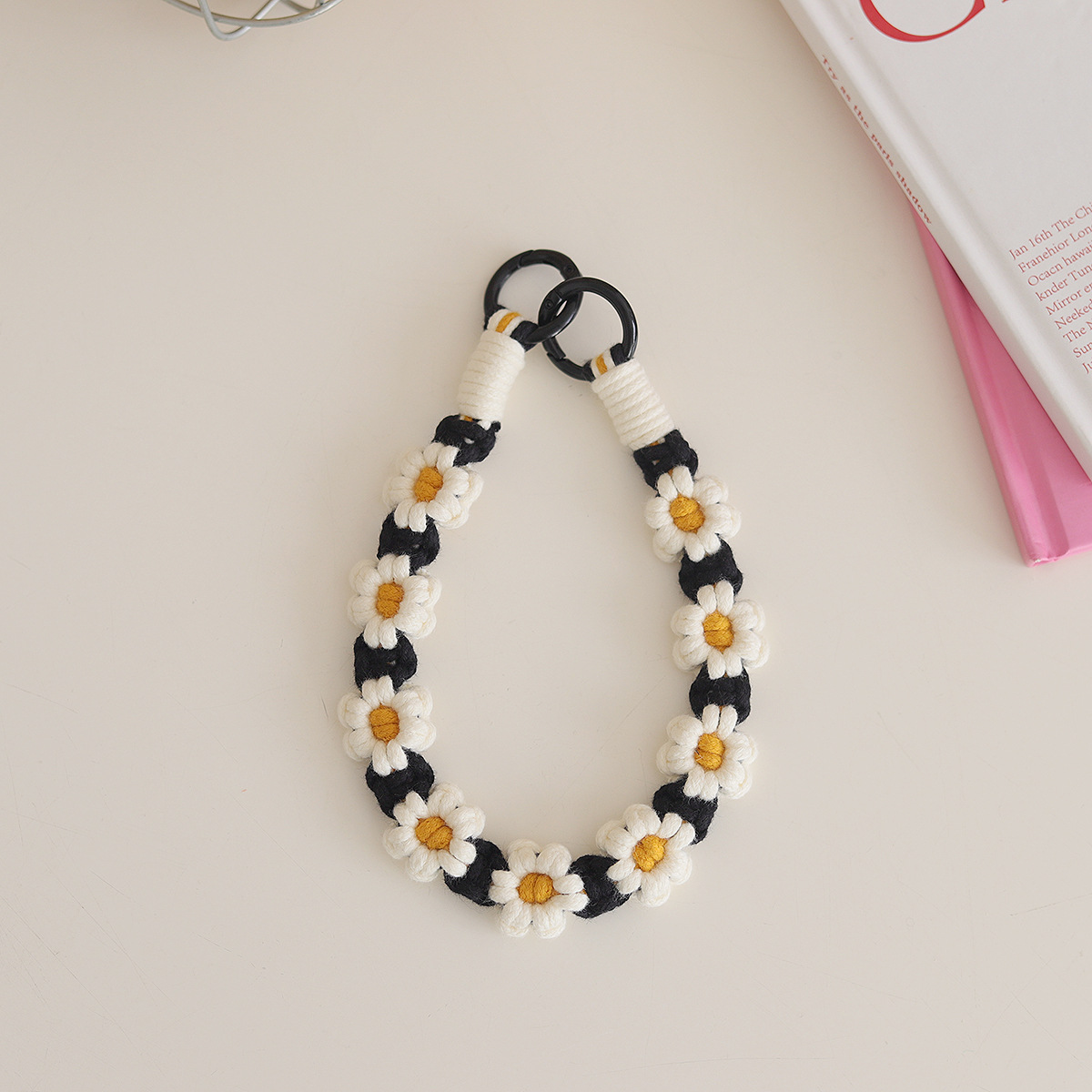 Cross-border Daisy flower keychain mobile phone chain, candy-colored cute water bottle, coffee cup with pendant chain, mobile phone lanyard for women Application Scenario