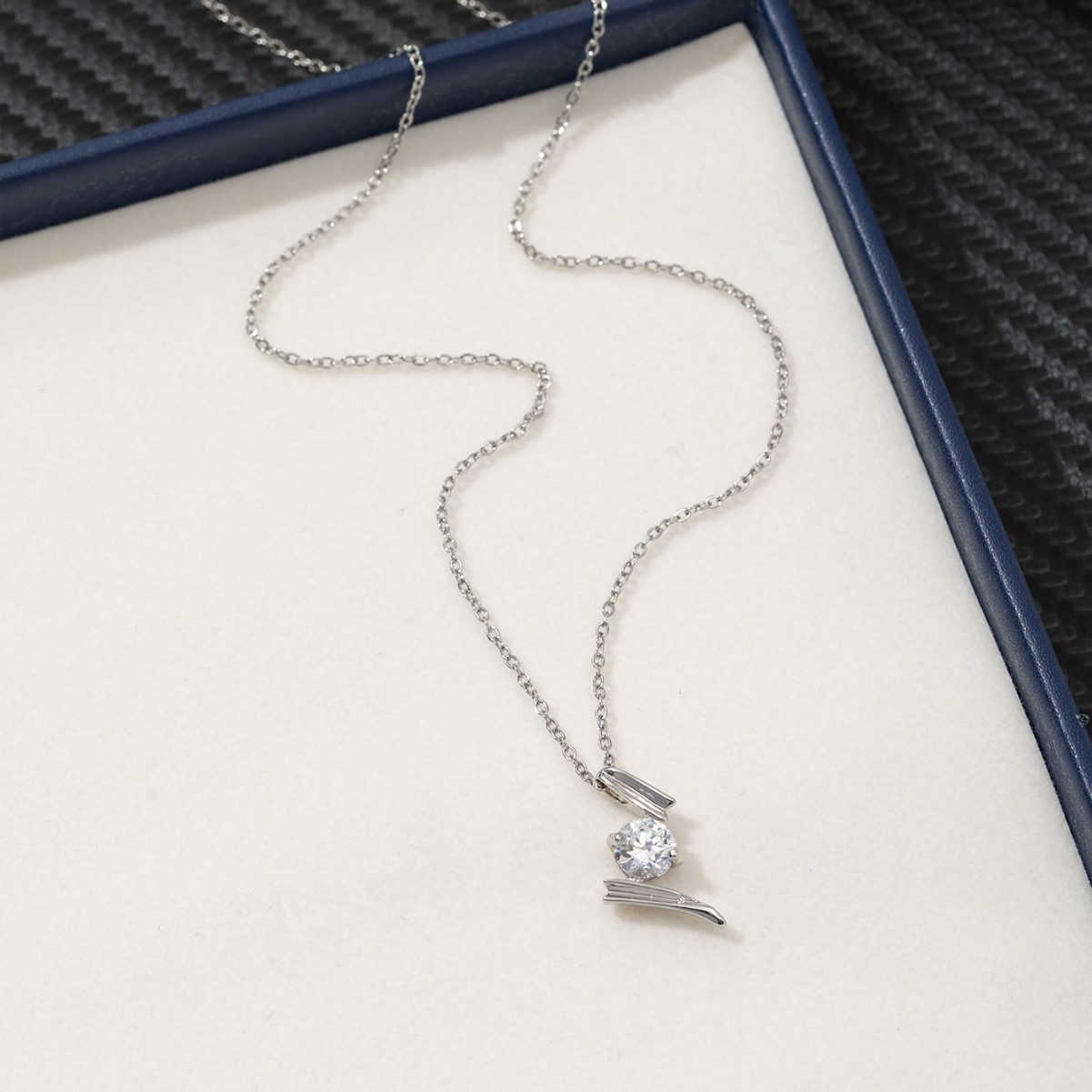 唐卡/不锈钢吊坠/恶魔之眼/和田玉无事牌/玻璃饰品细节图