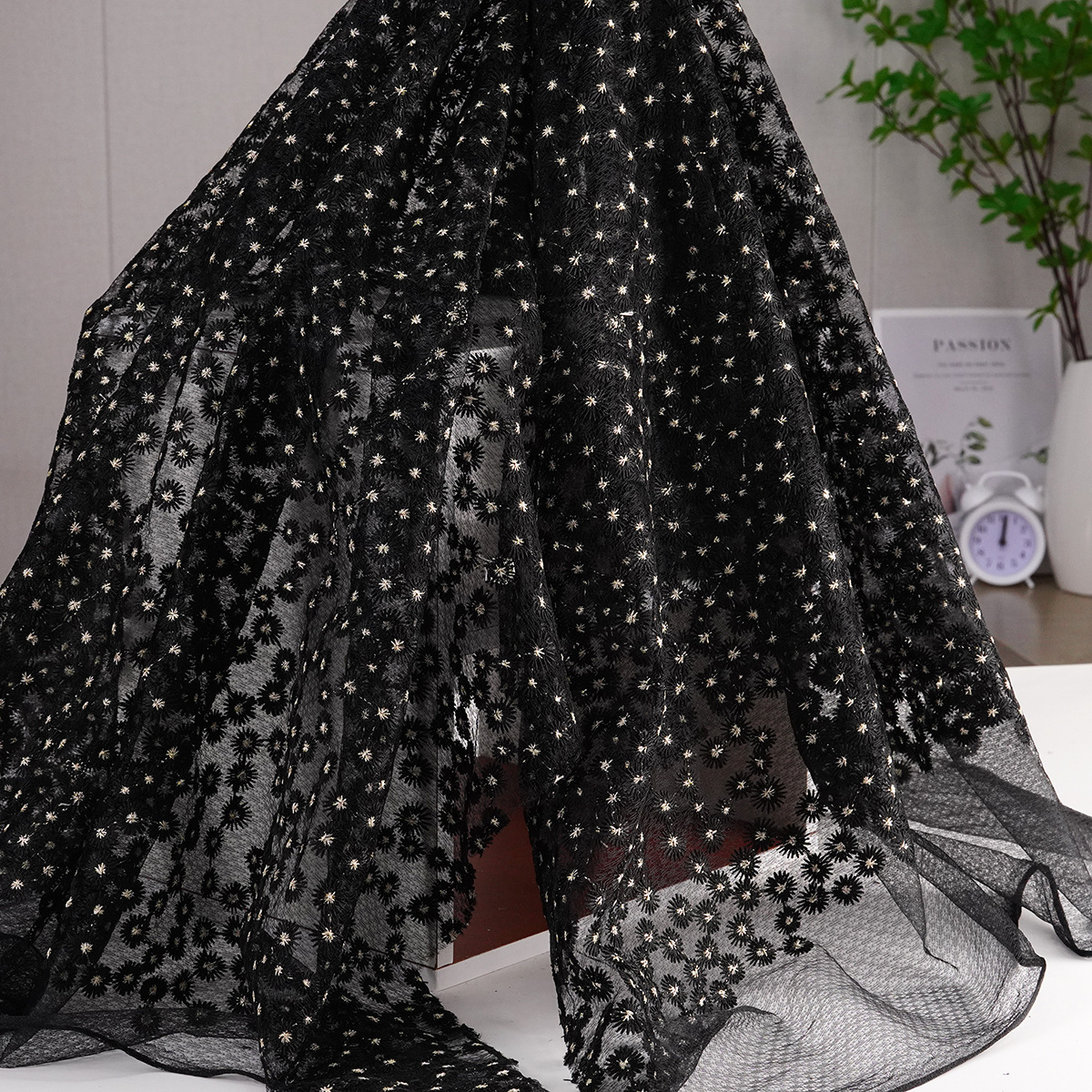 Sunflower mesh handbag, embroidered fabric, multi-color embroidered fabric, internet-famous style, small daisies, diy handmade bouquet details Picture