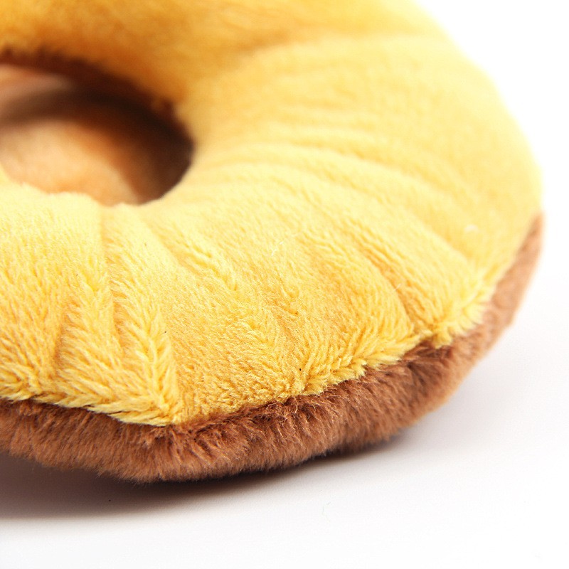 Pet plush toys, cartoon round plush figurines, creative doughnut plush toys, wholesale in stock Application Scenario