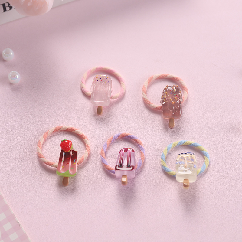 "Resin cartoon Hair tie Accessories" are available for wholesale in stock, featuring cute plush toy resin parts, hair ties and hair bands, as decorative materials details Picture