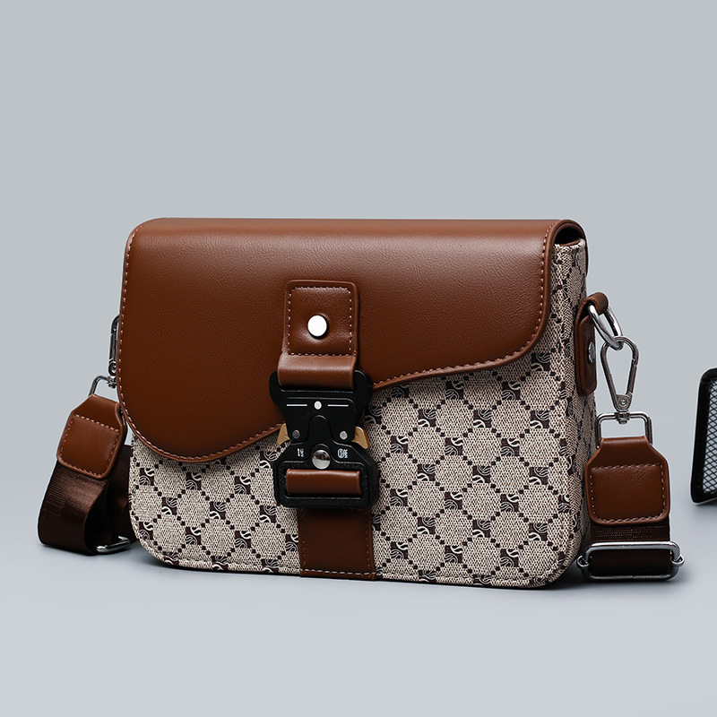 跨境新款斜挎男包老花皮质翻盖简约时尚百搭单肩包上班通勤小方包