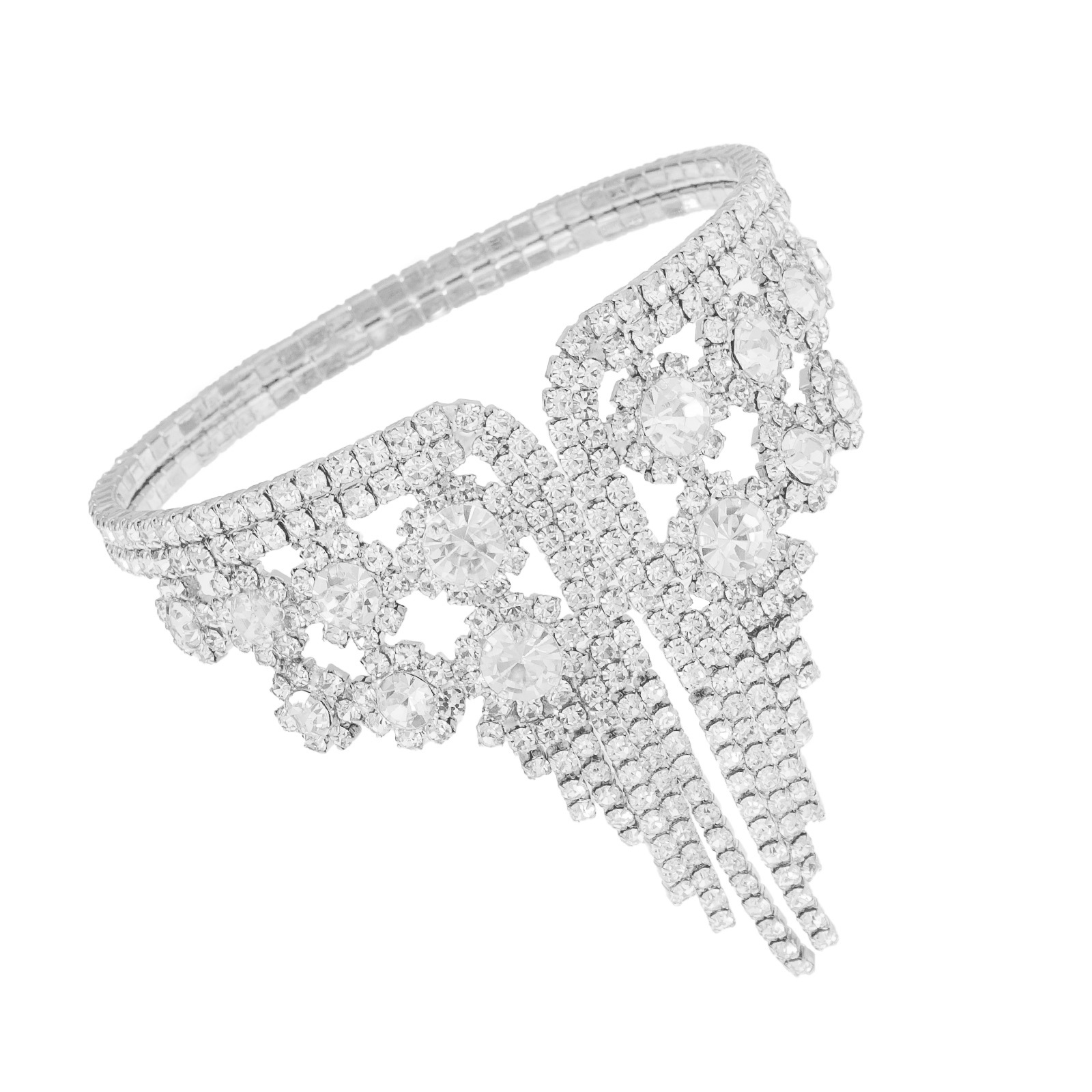 A cross-border fashion multi-row rhinestone tassel steel wire bracelet from Europe and America, an exaggerated and personalized accessory for women's catwalk and dinner parties Application Scenario