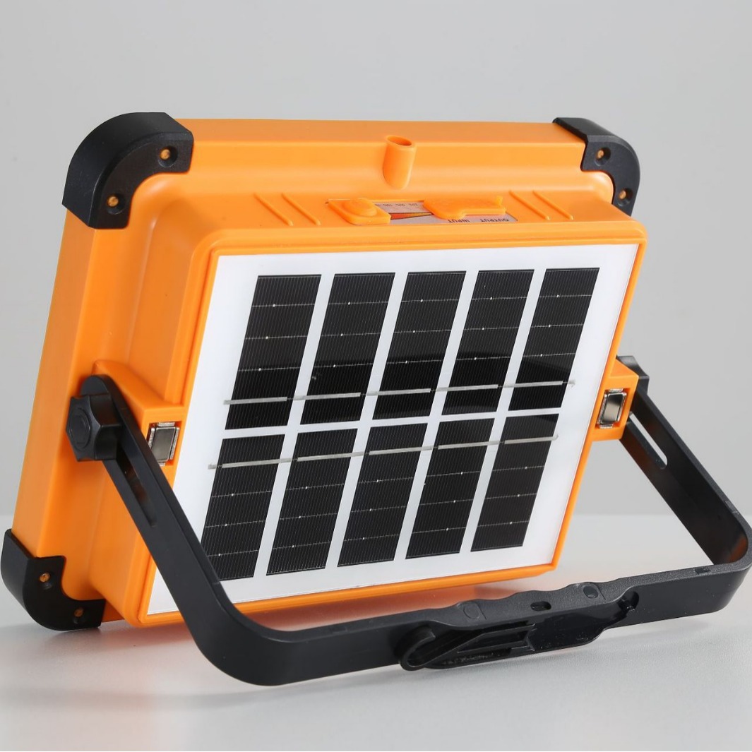 led solar floodlights, outdoor emergency lighting, camping lights, multi-functional solar portable floodlights for street vending Application Scenario
