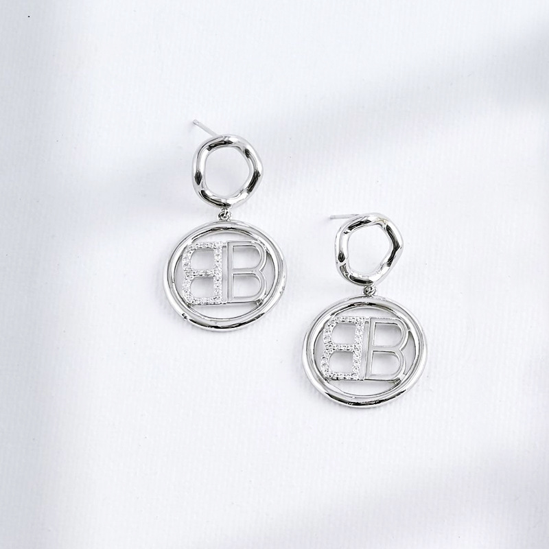 High-quality diamond-encrusted letter earrings for women, inS-style light luxury zircon copper gold-plated 925 silver needle earrings, trendy factory wholesale details Picture