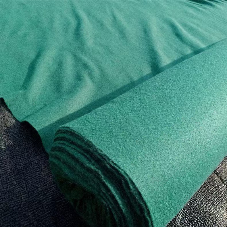 Geotextile manufacturers produce polyester fiber cloth for road maintenance blankets and felt for waterproofing and seepage prevention