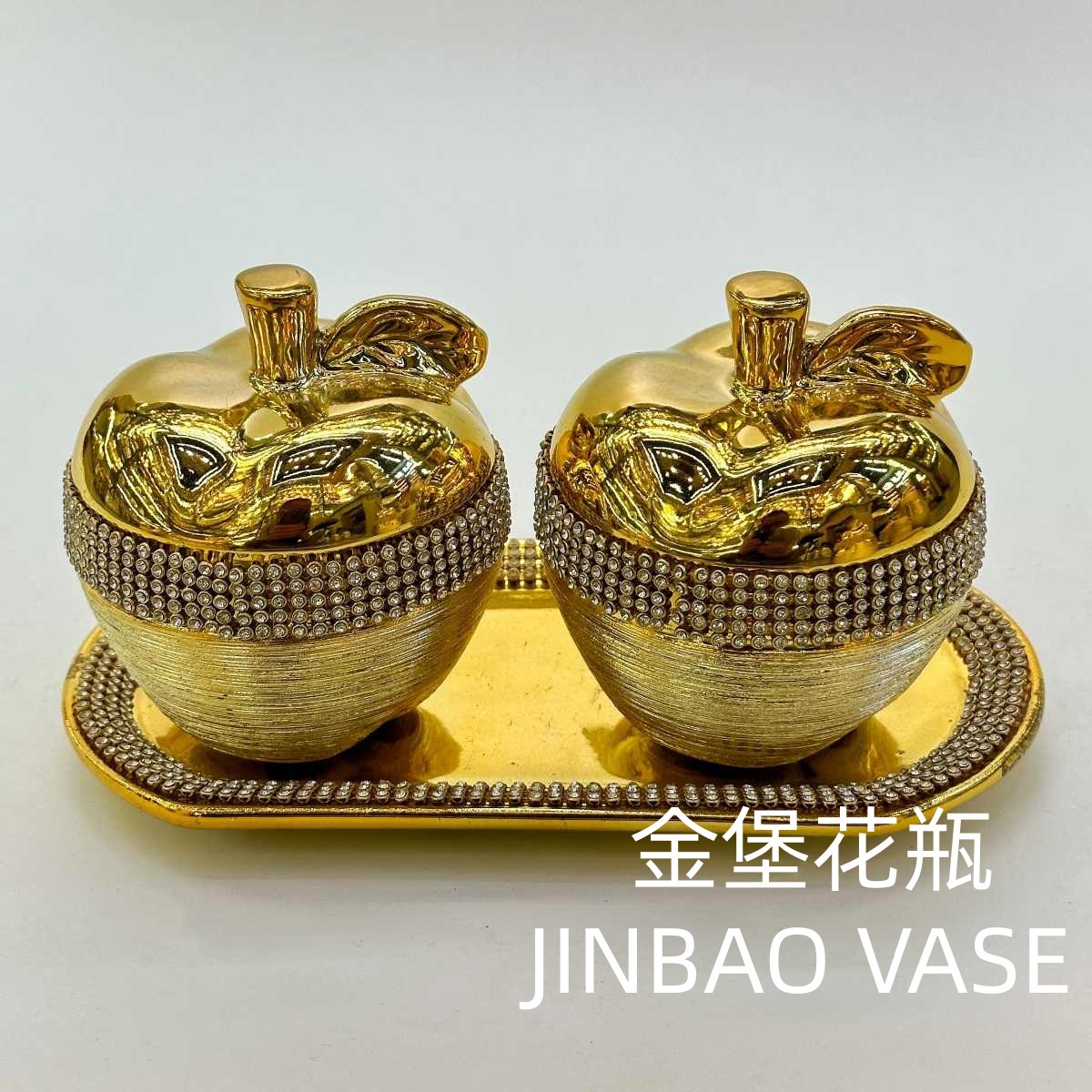 Light luxury electroplated brushed gold ceramic apple-shaped decorative piece, living room TV cabinet, entrance hall decoration, wedding and housewarming gift Application Scenario