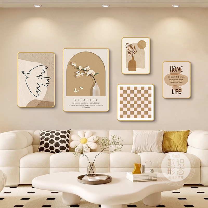原木风客厅装饰画奶油色沙发背景墙挂画现代简约2025新款组合壁画