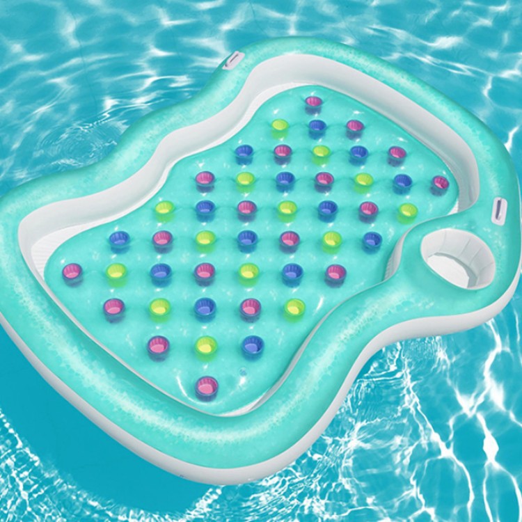 The adult version of the game floating pad, swimming pool air cushion bed, inflatable floating water drainage, is a magic tool that can be inflated Application Scenario