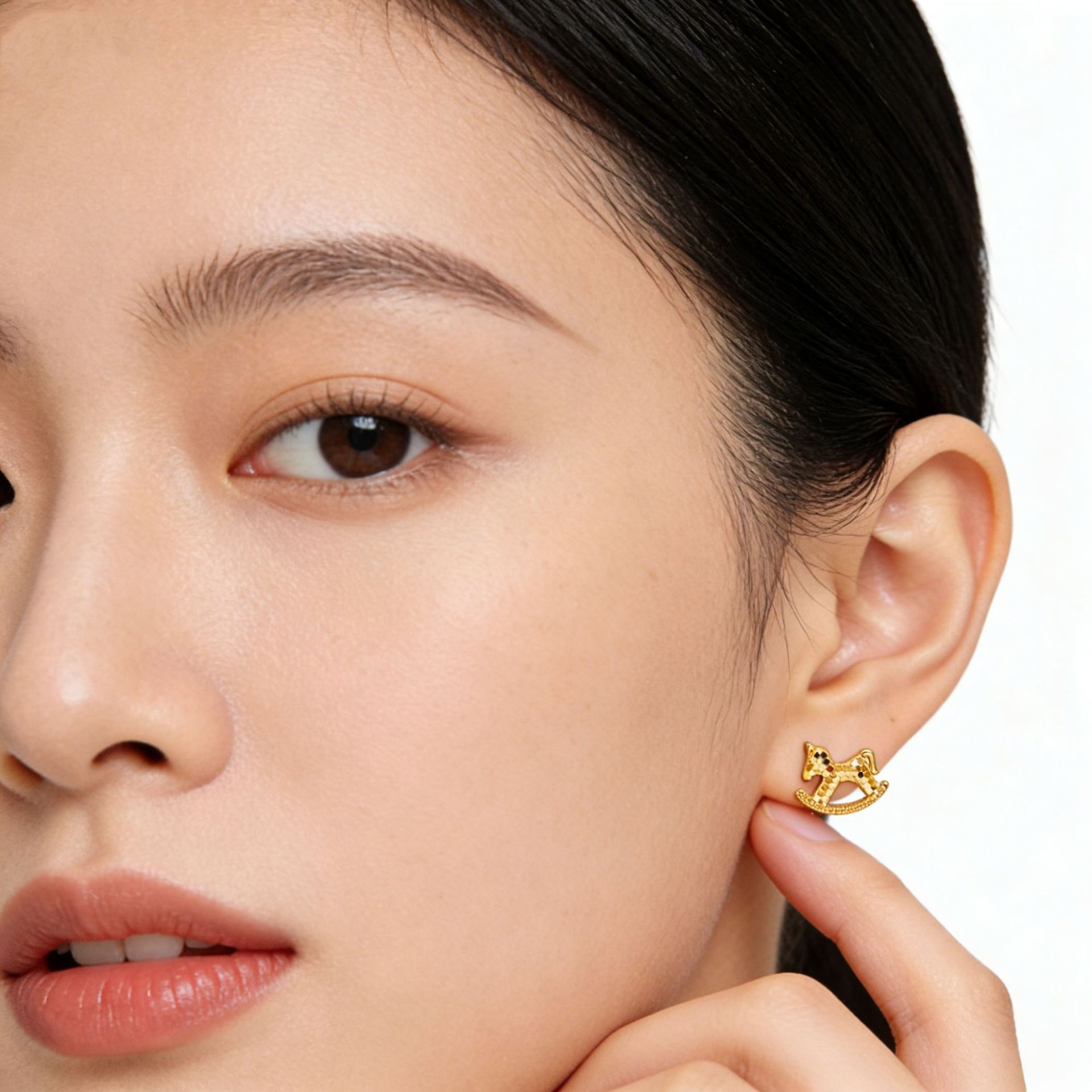 Hyacinth Golden Crushed Ice Pony Earrings, women's light luxury and high-end stud earrings, New Year's earrings 2026 new style, coming soon with money Specification image