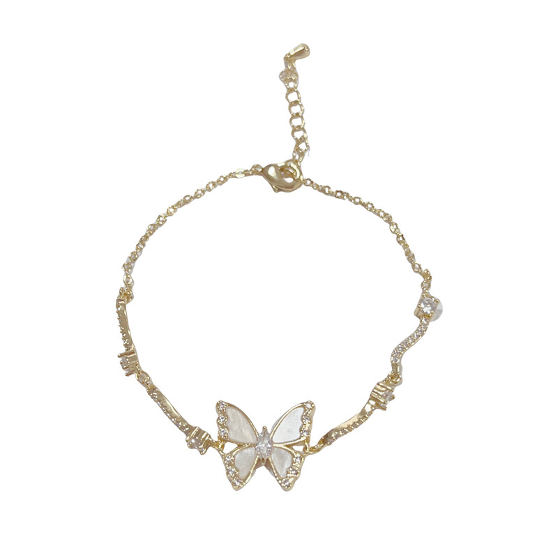 This fresh, fashionable and light luxury double-layer shell four-leaf flower bracelet is a versatile and high-end accessory for daily commuting Item Picture